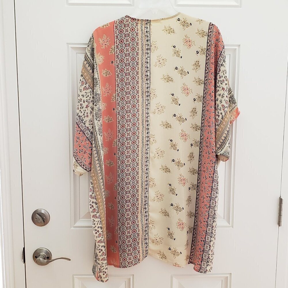 Liberty Love - Blue, Pink and Tan Kimono. Size 3XL - Picture 2 of 5